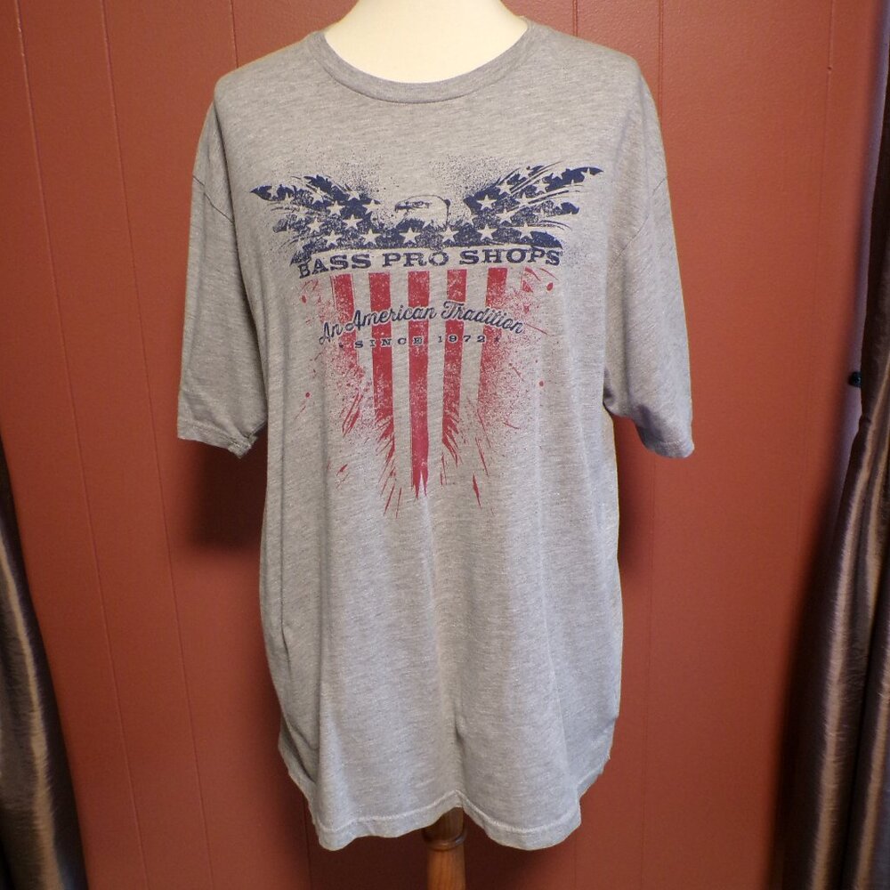 BASS PRO SHOPS "An American Tradition" Large Graphic Tee Shirt - Unisex